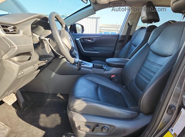 JTMB6RFV5PD085130 2023 TOYOTA LE Gray Вид салону спереду