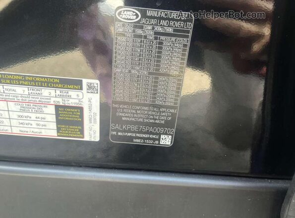 SALKPBE75PA009702 2023 LAND ROVER RANGE Black Rear interior view