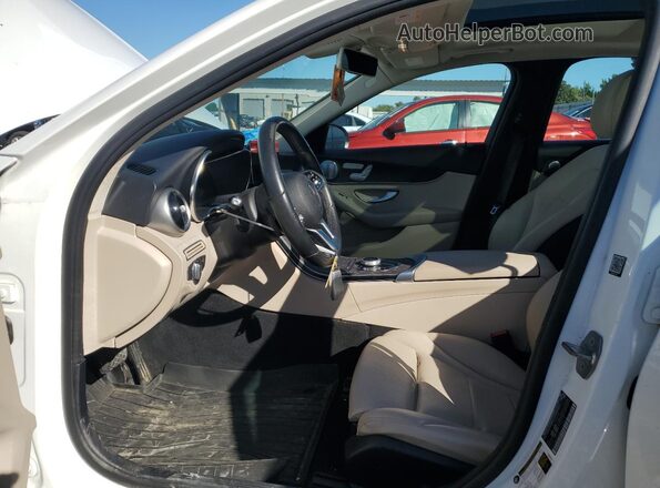55SWF8DB3LU328066 2020 MERCEDES-BENZ C White Front interior view