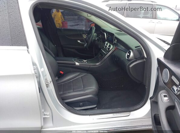 55SWF8DB5LU328800 2020 MERCEDES-BENZ C-CLASS Silver Սալոնի դիմացի տեսք