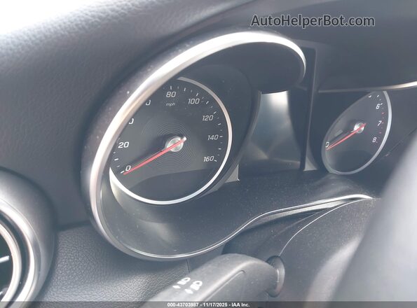 55SWF8EB9LU325199 2020 MERCEDES-BENZ C-CLASS Black Widok wnętrza 360 stopni