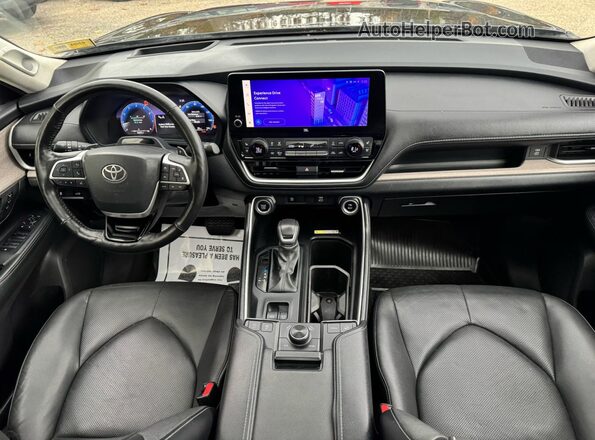 5TDAAAB5XRS002431 2024 TOYOTA LE Black 
