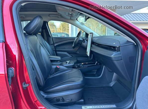 3FMTK3R75MMA61531 2021 FORD MUSTANG MACH-E PREMI Maroon Widok z tyłu