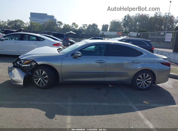 58ACA1C19MU002868 2021 LEXUS ES 300H Silver 360 interior view