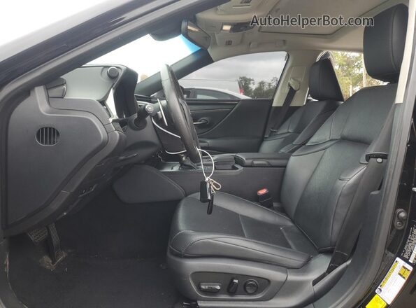 58ACZ1B14LU058709 2020 LEXUS ES Черный Вид салона спереди