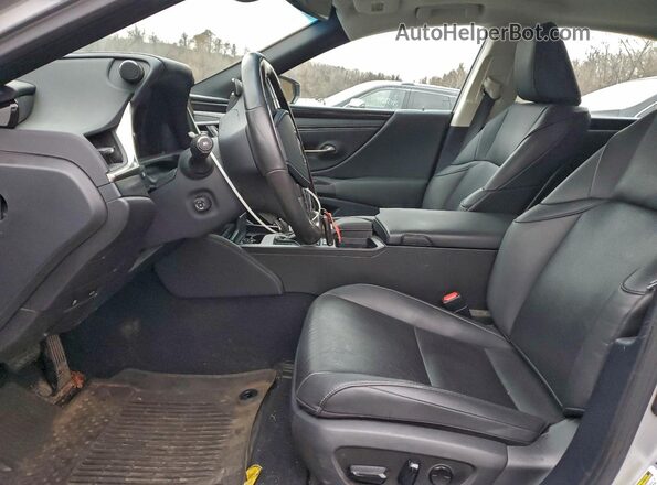 58AD21B12LU012045 2020 LEXUS ES Silver Вид салону спереду