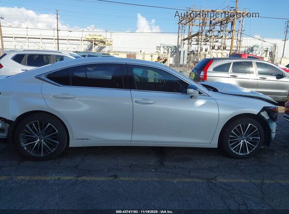58ADA1C11NU018505 2022 LEXUS ES 300H Белый Панорамный вид салона 360°