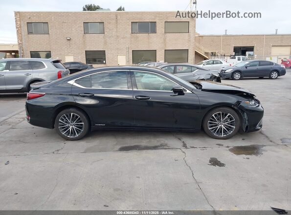 58ADA1C12NU013605 2022 LEXUS ES 300H Black Rear interior view