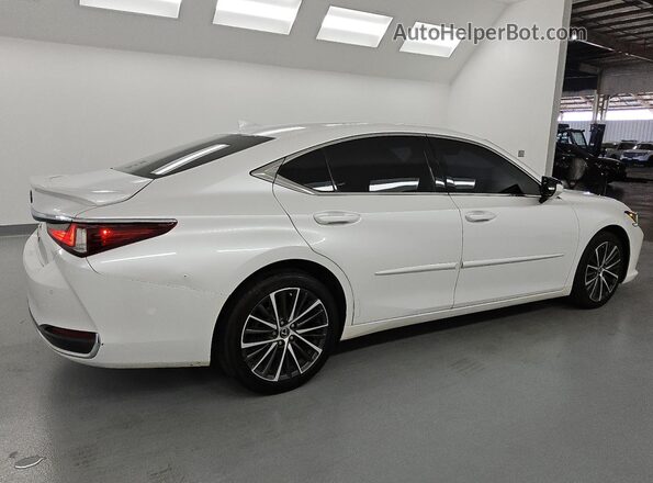 58ADA1C15NU014747 2022 LEXUS ES White 