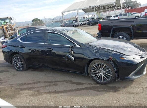 58ADA1C18RU047215 2024 LEXUS ES 300H Black Rear interior view