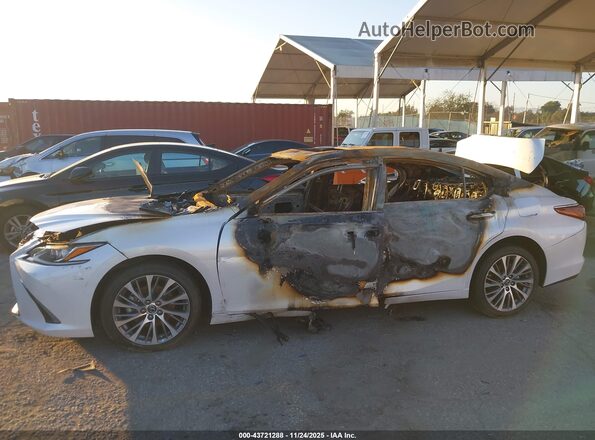 58ADZ1B12MU088281 2021 LEXUS ES 350 White Widok wnętrza 360 stopni
