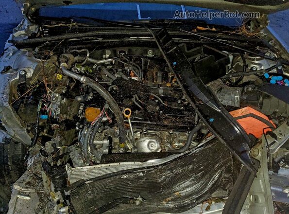 58ADZ1B14LU073229 2020 LEXUS ES Silver Rear interior view