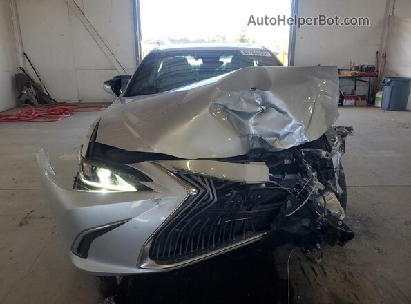 58ADZ1B15LU076169 2020 LEXUS ES Серебряный Вид спереди