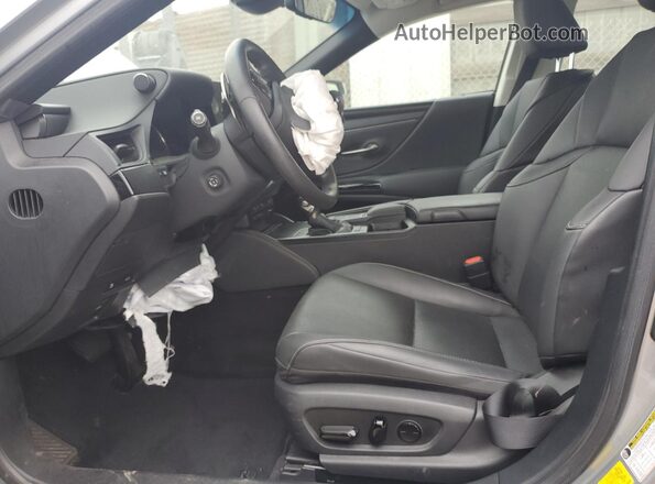 58ADZ1B17NU123592 2022 LEXUS ES Серебряный Вид салона спереди