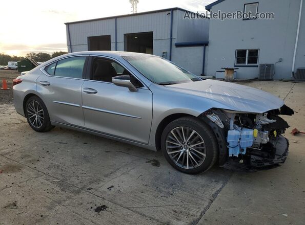 58ADZ1B18PU157012 2023 LEXUS ES Silver Front right