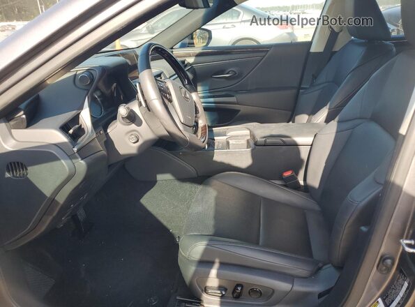 58ADZ1B1XMU098976 2021 LEXUS ES Gray Вид салону спереду