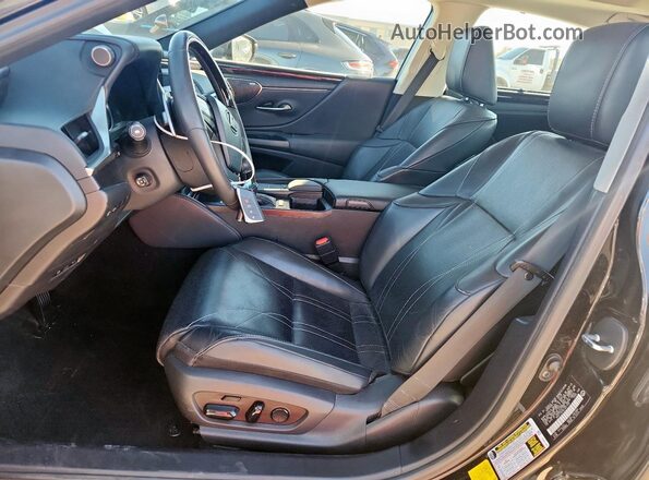 58AFZ1B18LU071170 2020 LEXUS ES Черный Вид салона спереди