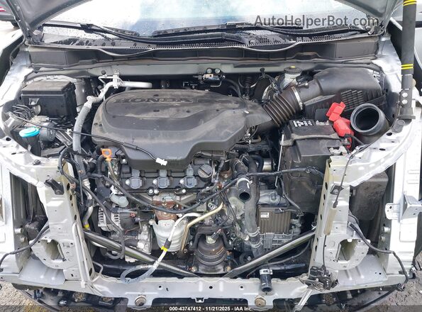 5FNRL6H68RB052324 2024 HONDA ODYSSEY Silver Вид ззаду