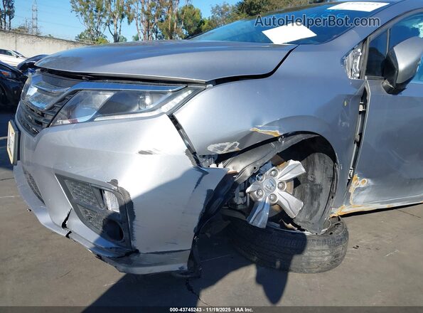 5FNRL6H73LB065076 2020 HONDA ODYSSEY Silver Front view