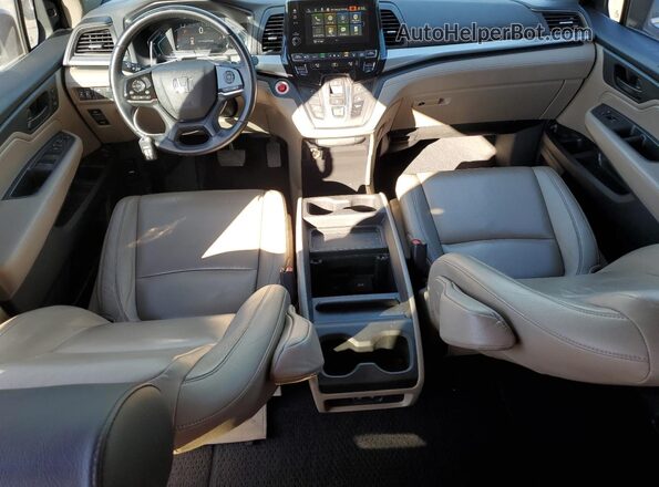 5FNRL6H7XJB046618 2018 HONDA ODYSSEY Белый 
