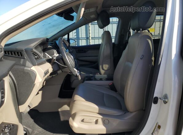 5FNRL6H7XJB046618 2018 HONDA ODYSSEY Белый 