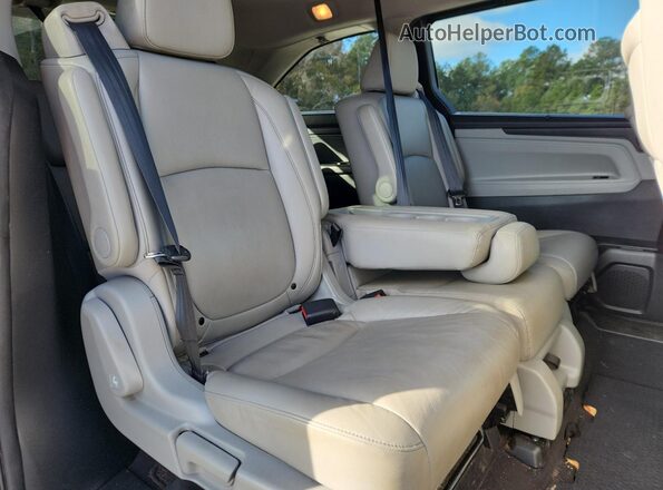 5FNRL6H80MB004102 2021 HONDA ODYSSEY Gray Widok wnętrza z tyłu