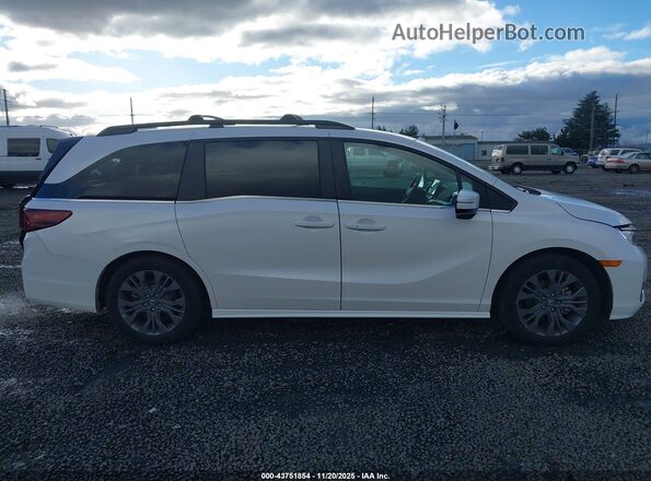 5FNRL6H81SB031581 2025 HONDA ODYSSEY White 360 interior view