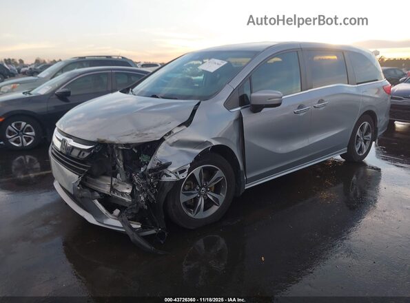 5FNRL6H8XJB020397 2018 HONDA ODYSSEY Silver Przód lewy
