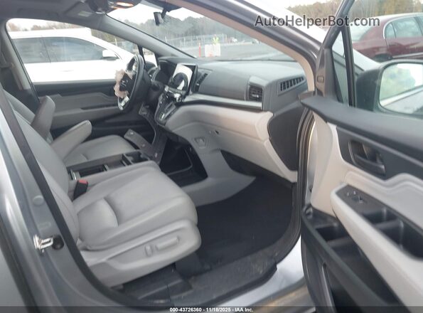 5FNRL6H8XJB020397 2018 HONDA ODYSSEY Silver Widok wnętrza z przodu