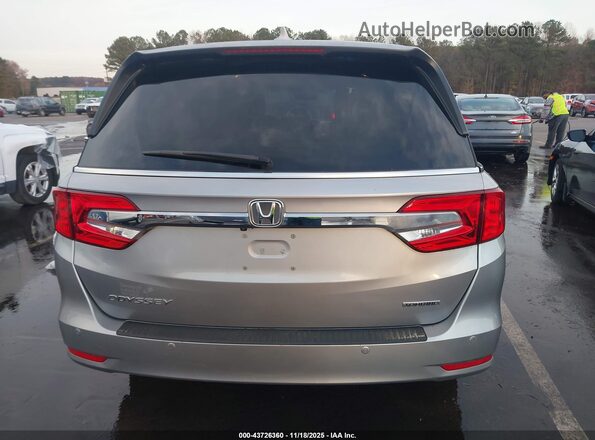 5FNRL6H8XJB020397 2018 HONDA ODYSSEY Silver 
