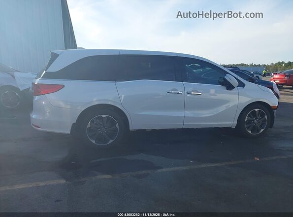 5FNRL6H93RB025591 2024 HONDA ODYSSEY White Widok wnętrza z tyłu
