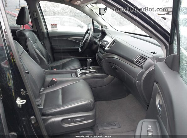 5FNYF5H57JB023972 2018 HONDA PILOT Черный Вид салона спереди