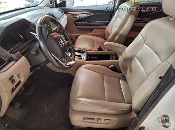 5FNYF6H55LB010890 2020 HONDA PILOT White Front interior view