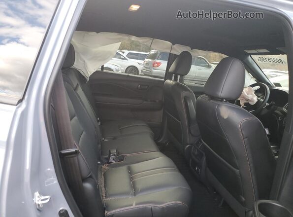 5FNYF8H62NB025483 2022 HONDA PASSPORT Gray Widok wnętrza z tyłu