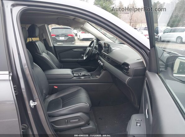 5FNYG1H88PB024489 2023 HONDA PILOT Gray Front interior view
