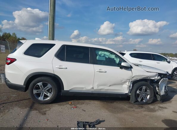 5FNYG2H48RB014910 2024 HONDA PILOT White Rear interior view