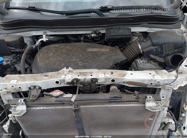 5FPYK2F11JB001404 2018 HONDA RIDGELINE White Rear view
