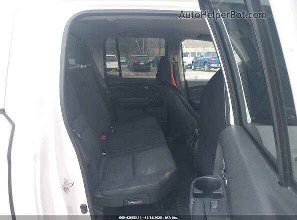 5FPYK3F10JB001934 2018 HONDA RIDGELINE White Widok naklejki z numerem VIN