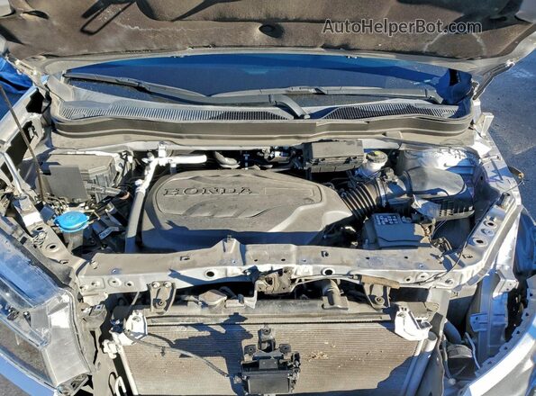 5FPYK3F16MB023604 2021 HONDA RIDGELINE Silver Rear interior view