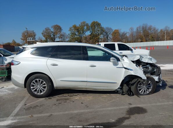 5GAERBKW7RJ135686 2024 BUICK ENCLAVE White Вид задньої частини салону