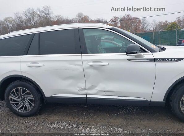 5LM5J6XC2NGL19168 2022 LINCOLN AVIATOR White Widok z przodu