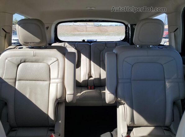 5LM5J7WC0LGL17150 2020 LINCOLN AVIATOR Tan Rear seats view