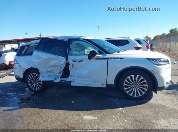 5LM5J7WC4NGL03013 2022 LINCOLN AVIATOR White Rear interior view
