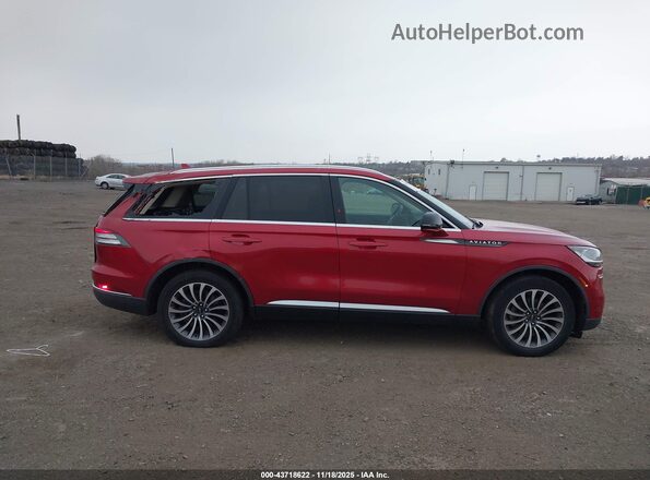5LM5J7XC0LGL01867 2020 LINCOLN AVIATOR Red Widok wnętrza z tyłu