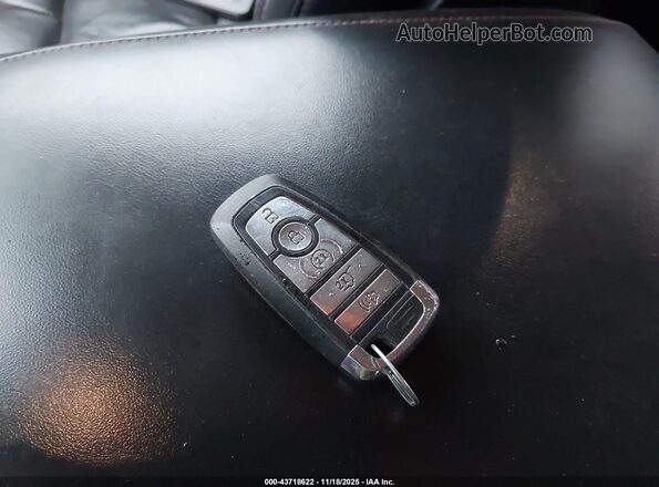 5LM5J7XC0LGL01867 2020 LINCOLN AVIATOR Red Widok deski rozdzielczej