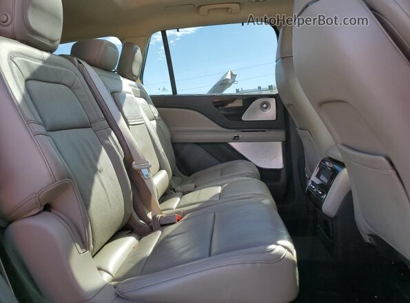 5LM5J7XC3LGL02074 2020 LINCOLN AVIATOR White Widok wnętrza z tyłu