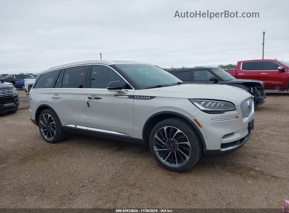 5LM5J7XC3RGL03086 2024 LINCOLN AVIATOR Tan უკანა სალონის ხედი