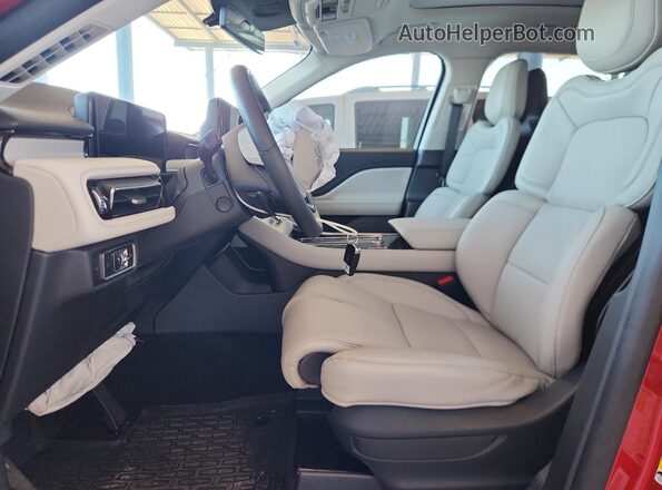 5LM5J7XC7SGL19717 2025 LINCOLN AVIATOR Red Widok wnętrza z przodu