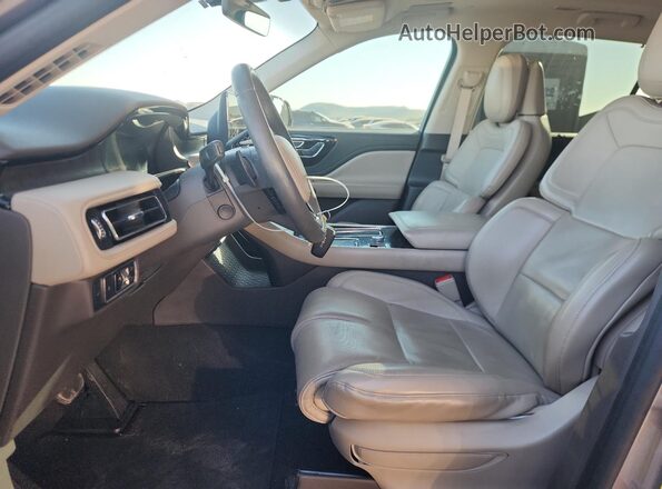 5LM5J7XC9MGL04431 2021 LINCOLN AVIATOR Silver Սալոնի դիմացի տեսք