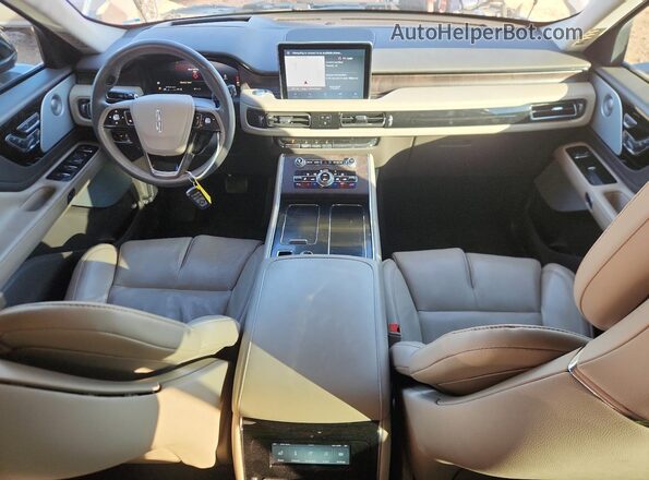 5LM5J7XC9MGL04431 2021 LINCOLN AVIATOR Silver Առջևի վահանակի տեսք